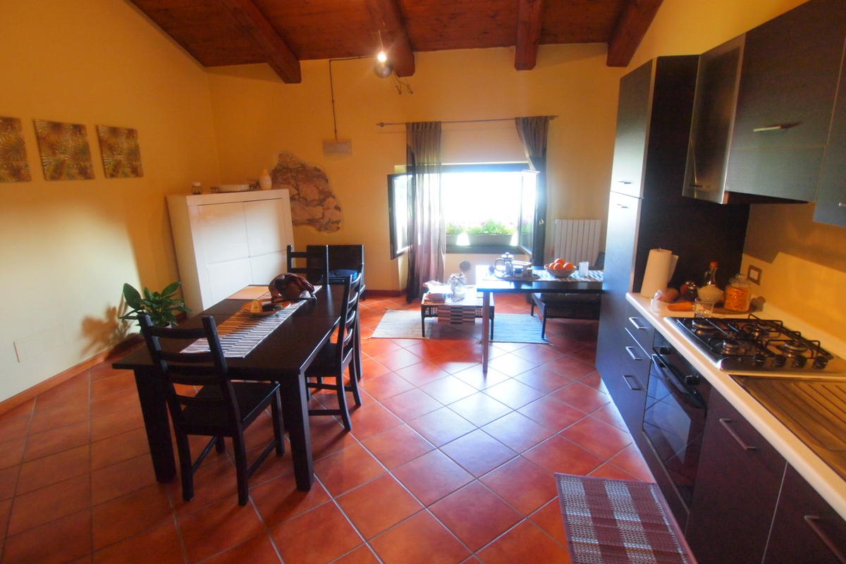 Soave vicinanze, appartamento con due camere in vendita - 0