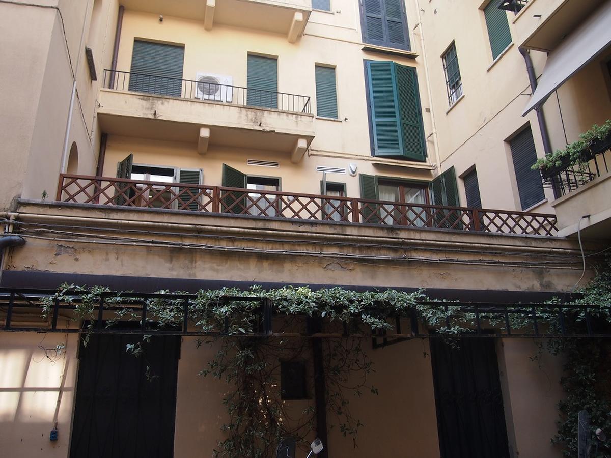 Verona, centro storico ampio appartamento - 1