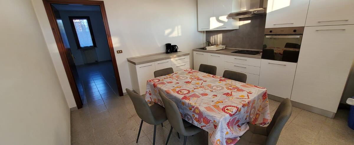 LEGNAGO, VIA ALMERINI, 66, ampia villa singola con piscina - 60